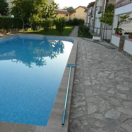 Villa Zhuravi Villas *